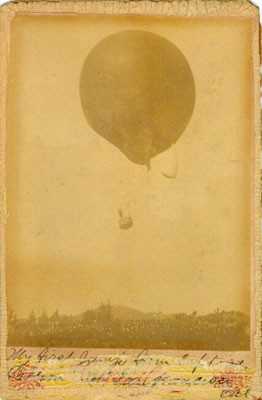 [Baldwin's initial parachute descent, from a captive balloon, at San Francisco, Cal.]