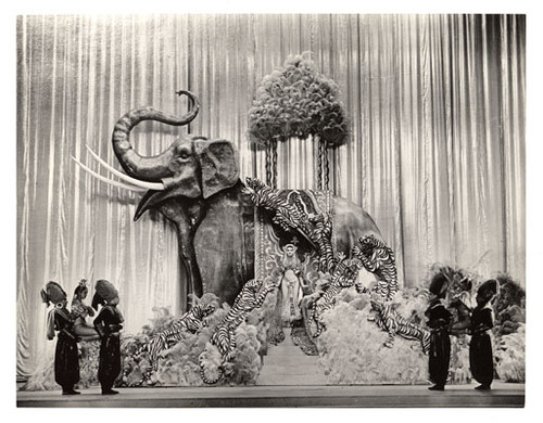 [Show at Folies Bergère with an Indian atmosphere, Golden Gate International Exposition on Treasure Island]