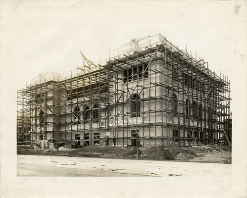 [Construction of Illinois State Building for Panama-Pacific International Exposition]