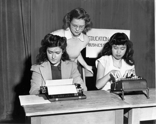 [Doris Sablinsky, Luella Newell and Jeanette Law at an unidentified school in San Francisco]