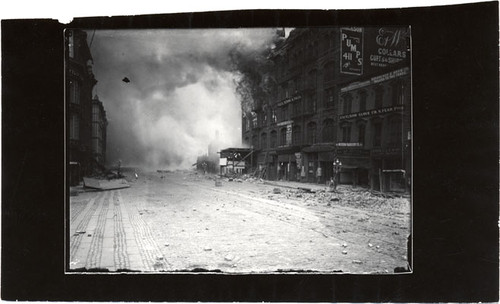 [400 block of Market Street burning after the 1906 earthquake]