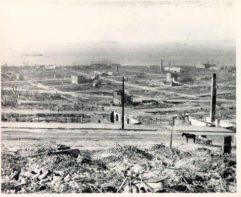 [View of San Francisco after the 1906 earthquake and fire overlooking the bay]