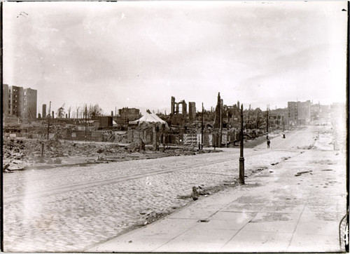 [Unidentified street after 1906 earthquake]