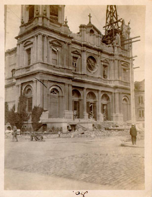 [St. Dominic's Church, at Bush and Steiner Streets, after the 1906 earthquake]