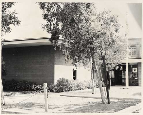 [Exterior of Western Addition Branch Library] — Calisphere