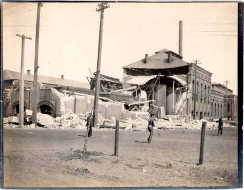 [Unidentified street after 1906 earthquake]