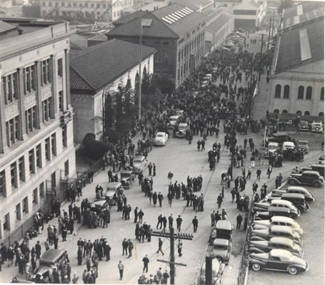 [Workers on strike outside Bethlehem Steel at 20th and Illinois streets]