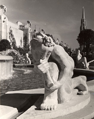 [Sculpture representing a horn player, "Chinese musician," for the Fountain of Western Waters in the Court of Pacifica, Golden Gate International Exposition on Treasure Island]