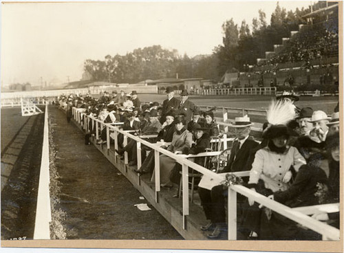 [Audience at Society Horse Show at Panama-Pacific International Exposition]