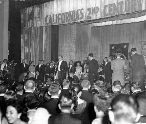 [Governor Edmund G. Brown speaks to the crowd at Governor's Hall, State Fairgrounds]