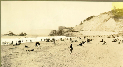 [Crowd of people at Ocean Beach]