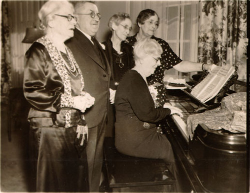 [Group of people singing at the Hebrew Home for the Aged]