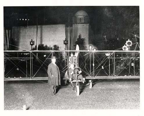 [Aviator Art Smith in his aeroplane at Panama-Pacific International Exposition]