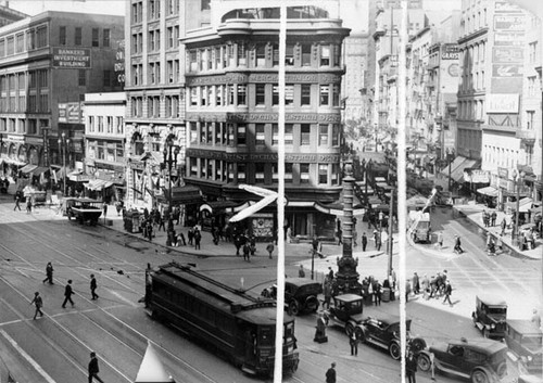 [Lotta's Fountain on Market Street]