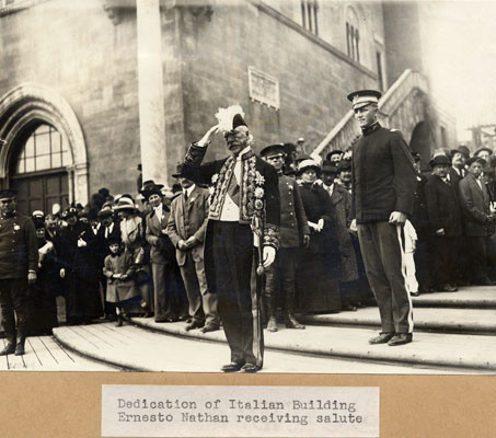 [Ernesto Nathan receiving salute at dedication of Italian building]