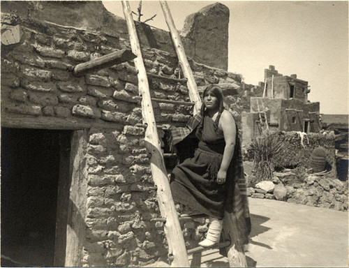 [Pueblo Indian woman in Grand Canyon of Arizona exhibit in The Zone at the Panama-Pacific International Exposition]