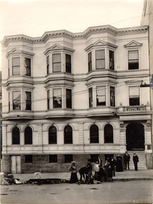 [Group of people standing outside of 835 Octavia Street]