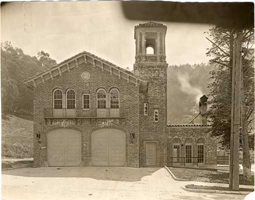 [Exterior of San Francisco Fire Department Engine 39]