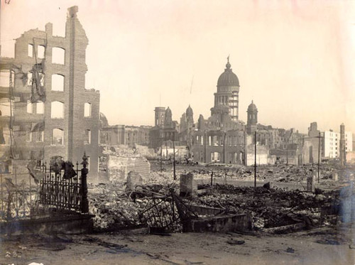 [City Hall in ruins after the 1906 earthquake and fire]