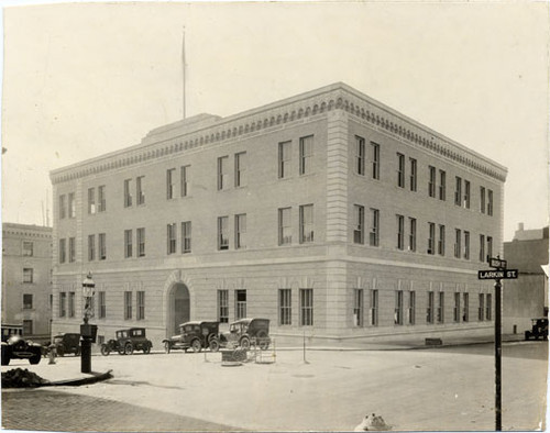 [Pacific Telephone & Telegraph Company building at Bush and Larkin streets]