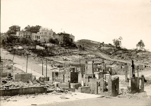 [View of Russian Hill after the earthquake and fire of 1906]