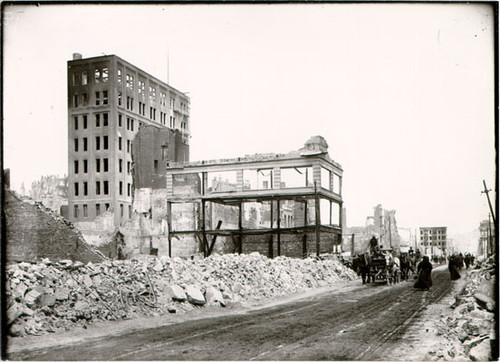 [Unidentified street after 1906 earthquake]