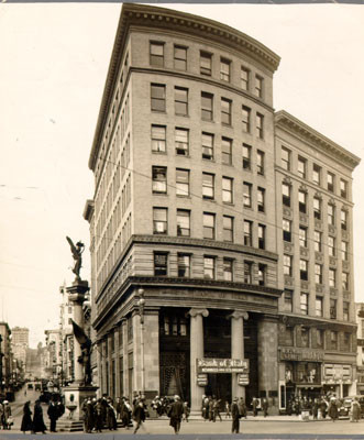 [Bank of Italy located at Market and Mason streets]