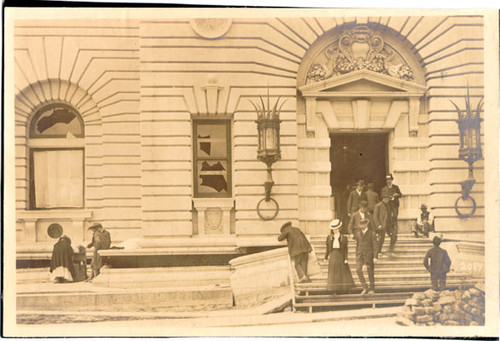 [Post Office on the corner of 7th and Mission streets after the earthquake and fire of April, 1906]