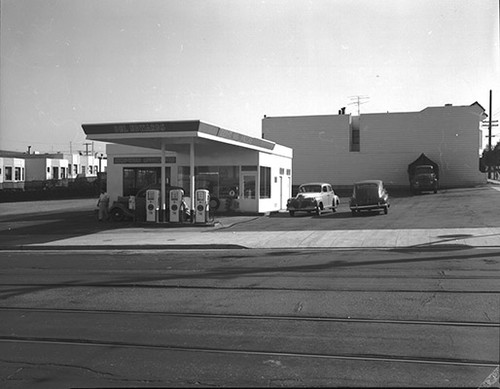 [2545 Judah Street, Gas Station]