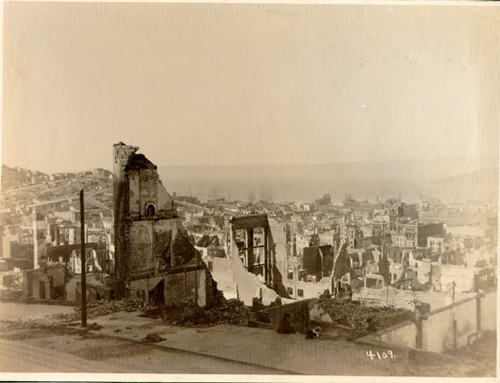 [Old Hall of Justice at Kearny between Washington and Merchant]