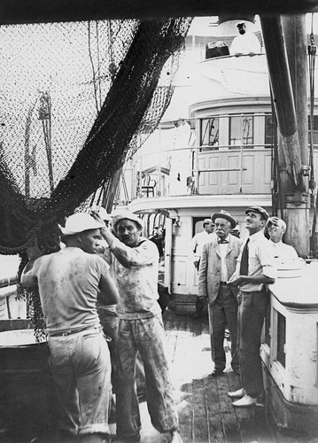 Crew and scientific members of the U.S. Fish Commission steamer Albatross during the Albatross Expedition