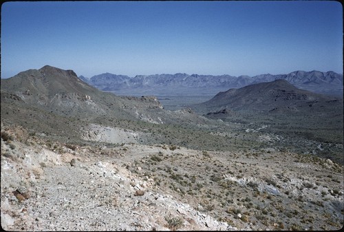 Grade down from Portezuelo de Jamau, looking northeast