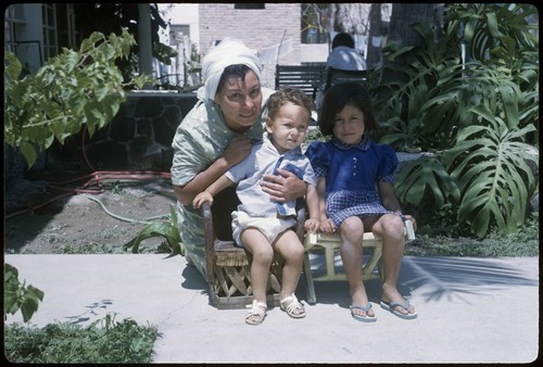 Esther Tovar de Villaseñor with grandson and daughter in San Blas