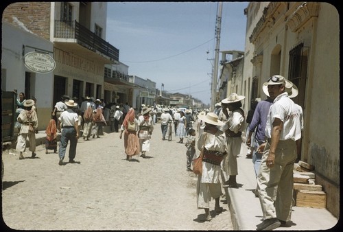 Indians on street in Túxpan