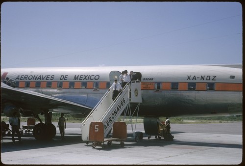 Getting off plane, La Paz
