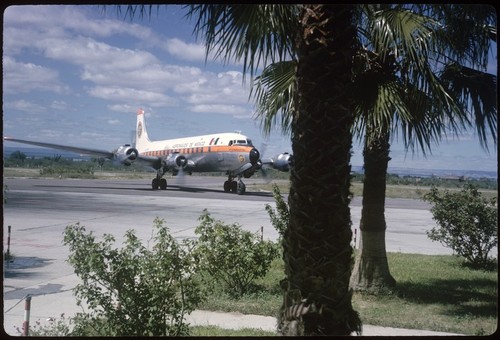 Aeronaves de Mexico DC-6, La Paz