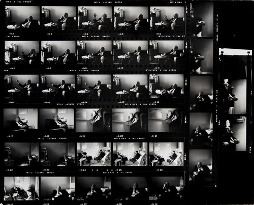 Leo Szilard at Memorial Hospital, New York: contact sheet - 8