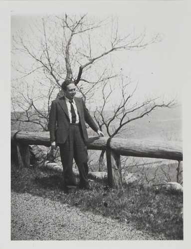 Leo Szilard in countryside near Oxford, England - 3