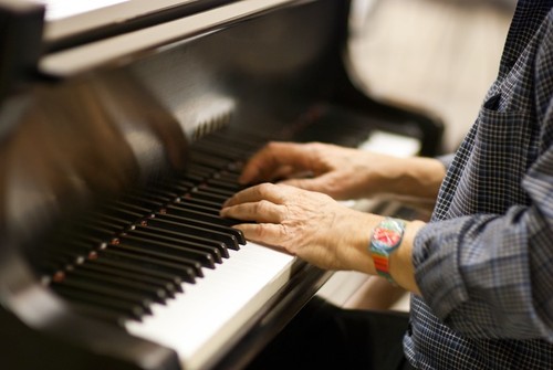 Ping: Rehearsal for 2011 UC San Diego performance: Reynolds' hands at keyboard