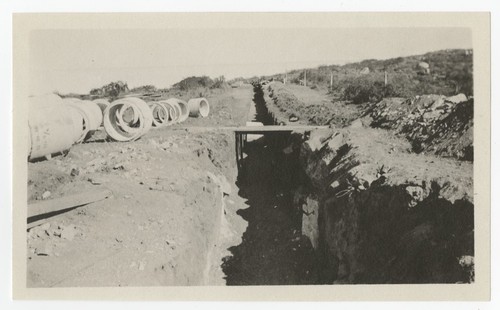 Laying concrete pipeline for Sweetwater siphon