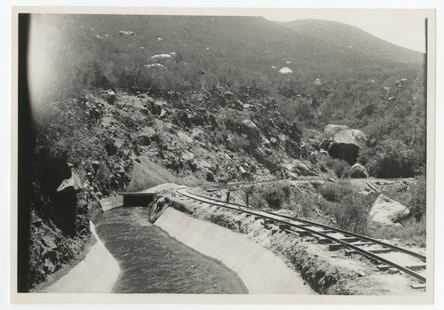 Escondido flume