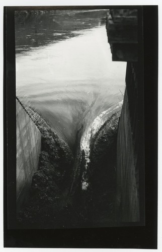 Lake Hodges Dam water drainage during construction