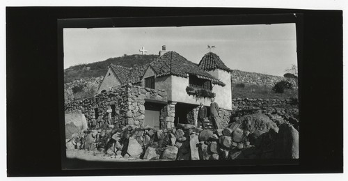 Ed Fletcher family home on Mount Helix Drive, with cross in background