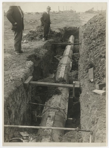 Concreting a section of the El Cajon pipeline