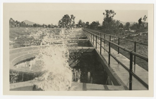 Water splashing on the top of Lake Murray Dam