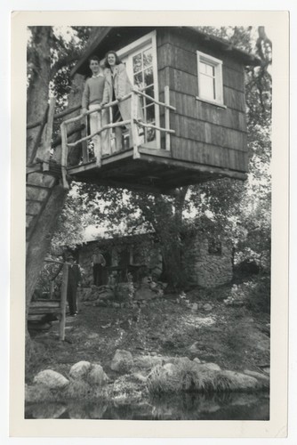 Couple in treehouse at Fletcher family Eagle's Nest retreat, San Diego County