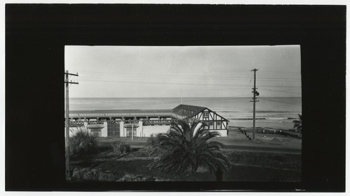 Exterior of unidentified building in Del Mar