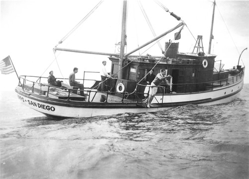 Roger Revelle collecting sample on R/V Scripps