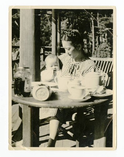 Kinuko Masumoto with her daughter