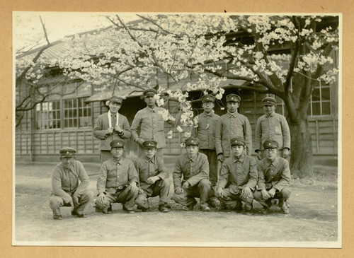 Group photo of Japanese students at Saijo High School